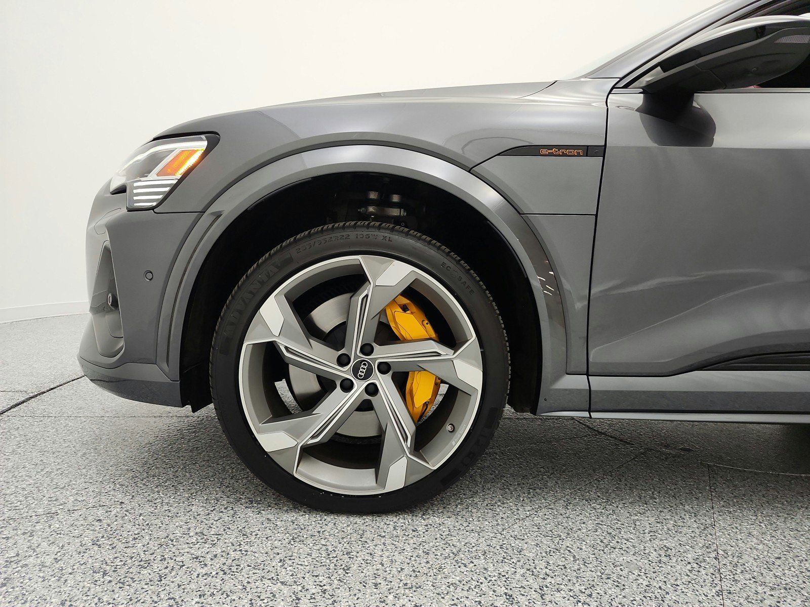 Used 2023 Audi e-tron S Premium Plus w/ Black Optic Package AWD/4WD image 18