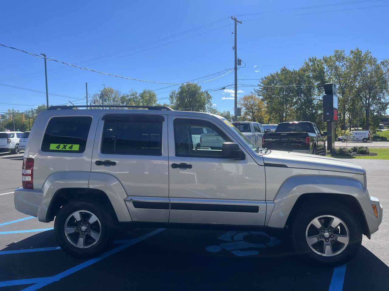 Used 2008 Jeep Liberty Sport w/ North Edition Group AWD/4WD image 4