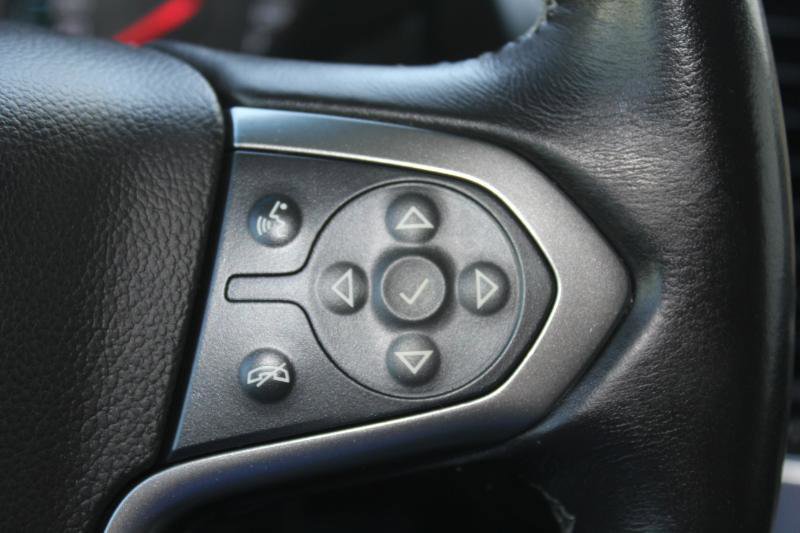 Used 2015 Chevrolet Suburban LT image 19