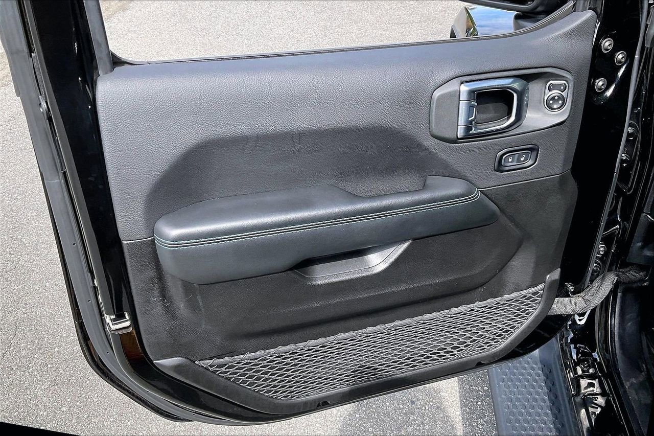 Used 2024 Jeep Wrangler High Altitude image 27