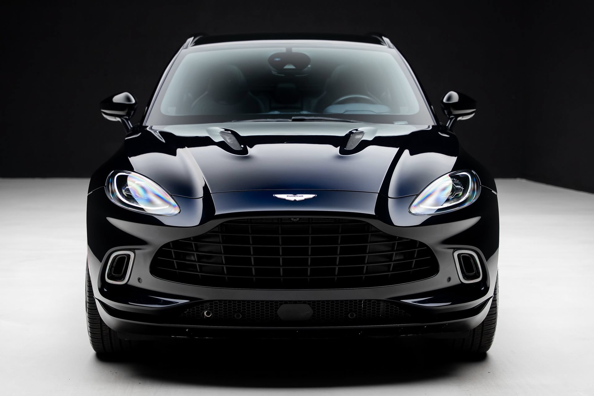 Used 2021 Aston Martin DBX AWD/4WD image 7