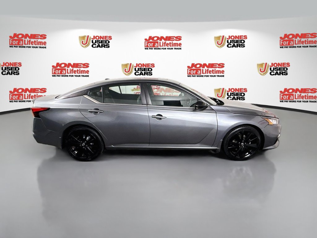 Used 2022 Nissan Altima 2.5 SR w/ Midnight Edition Package FWD image 17