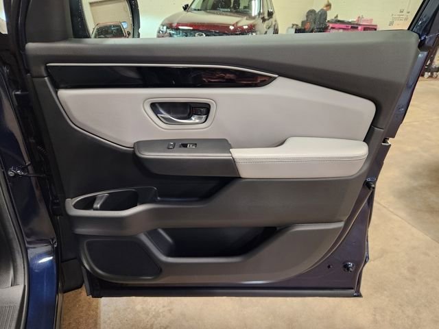 Certified 2025 Honda Pilot Touring image 36