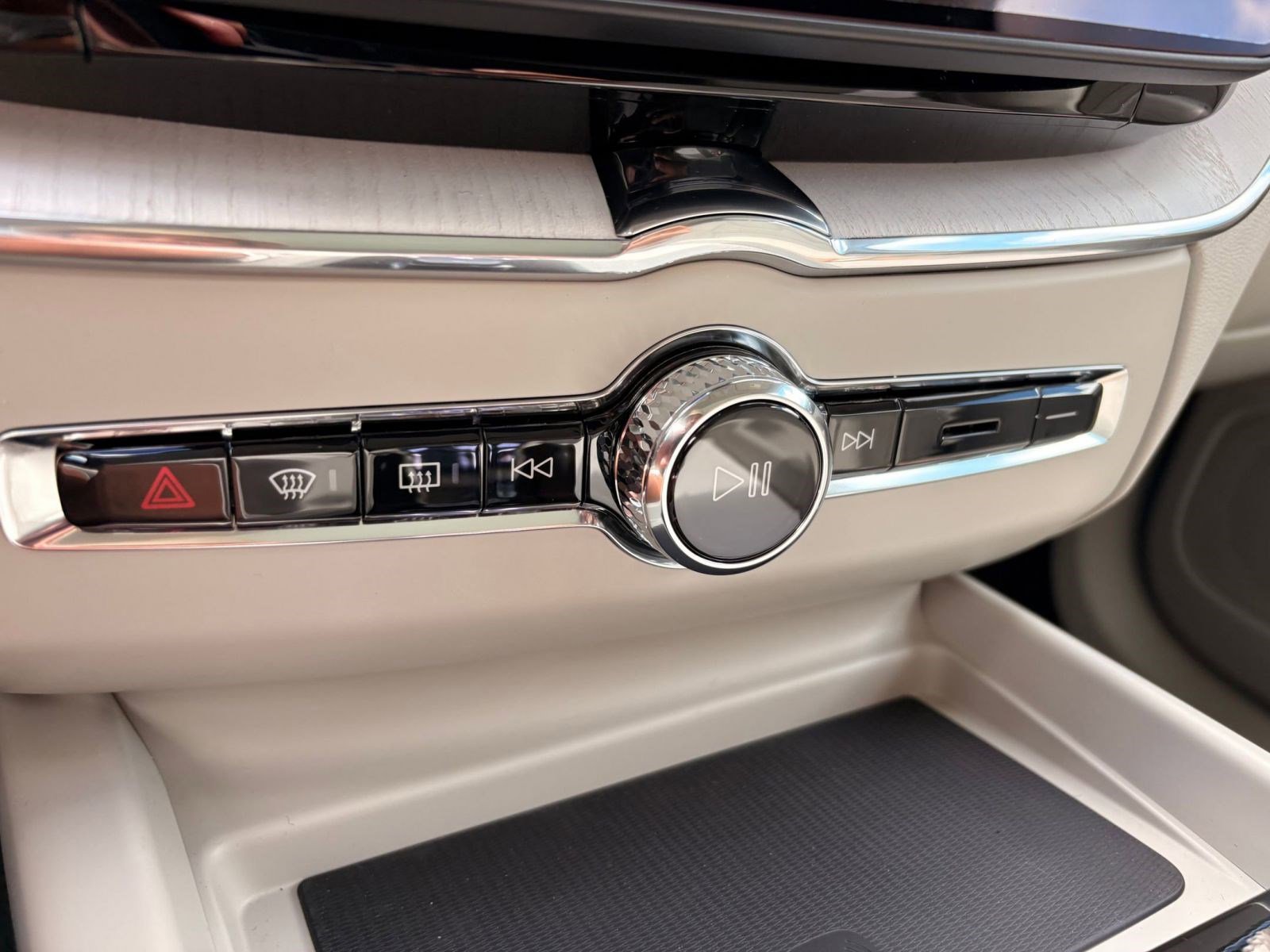 New 2026 Volvo XC60 B5 Ultra w/ Climate Package image 20