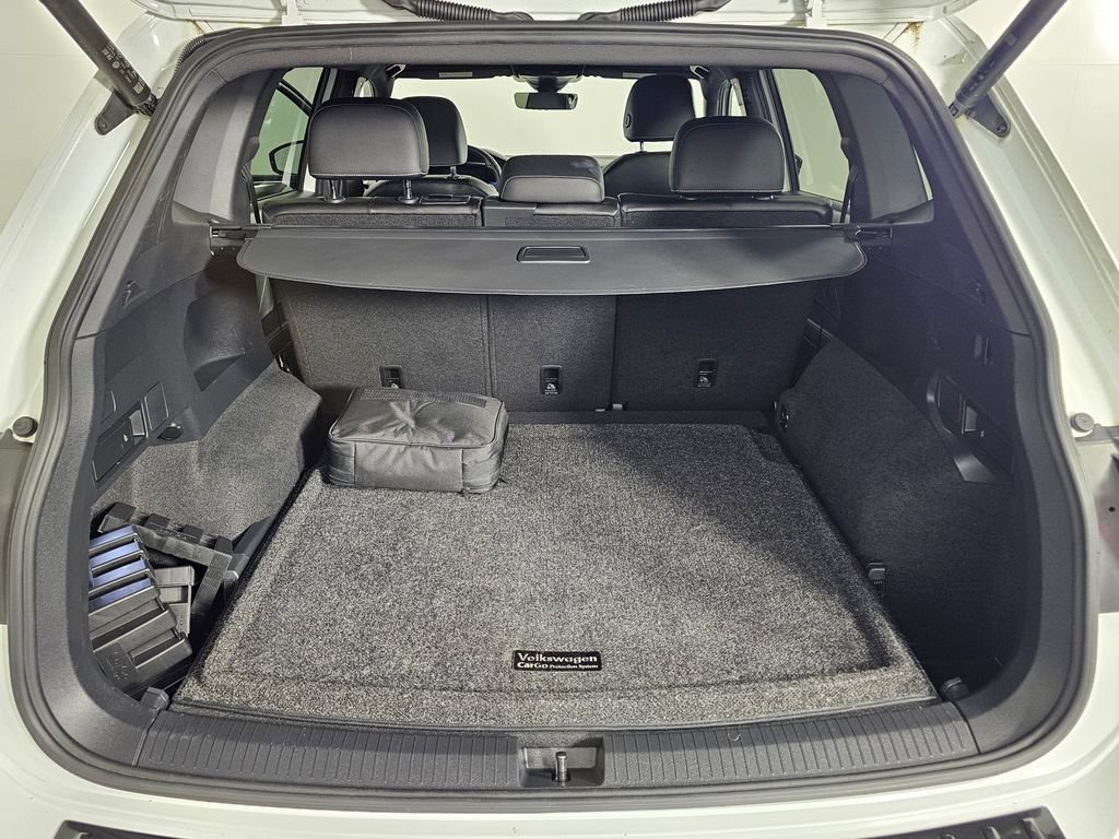 Used 2022 Volkswagen Tiguan SE R-Line AWD/4WD image 11