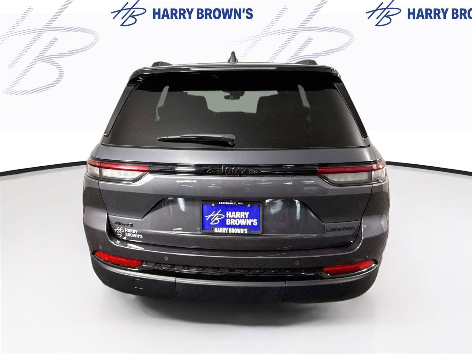 Used 2025 Jeep Grand Cherokee Limited w/ Black Appearance Package AWD/4WD image 27