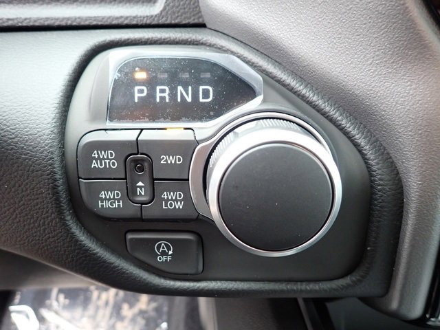 New 2026 RAM 1500 4x4 Crew Cab image 18