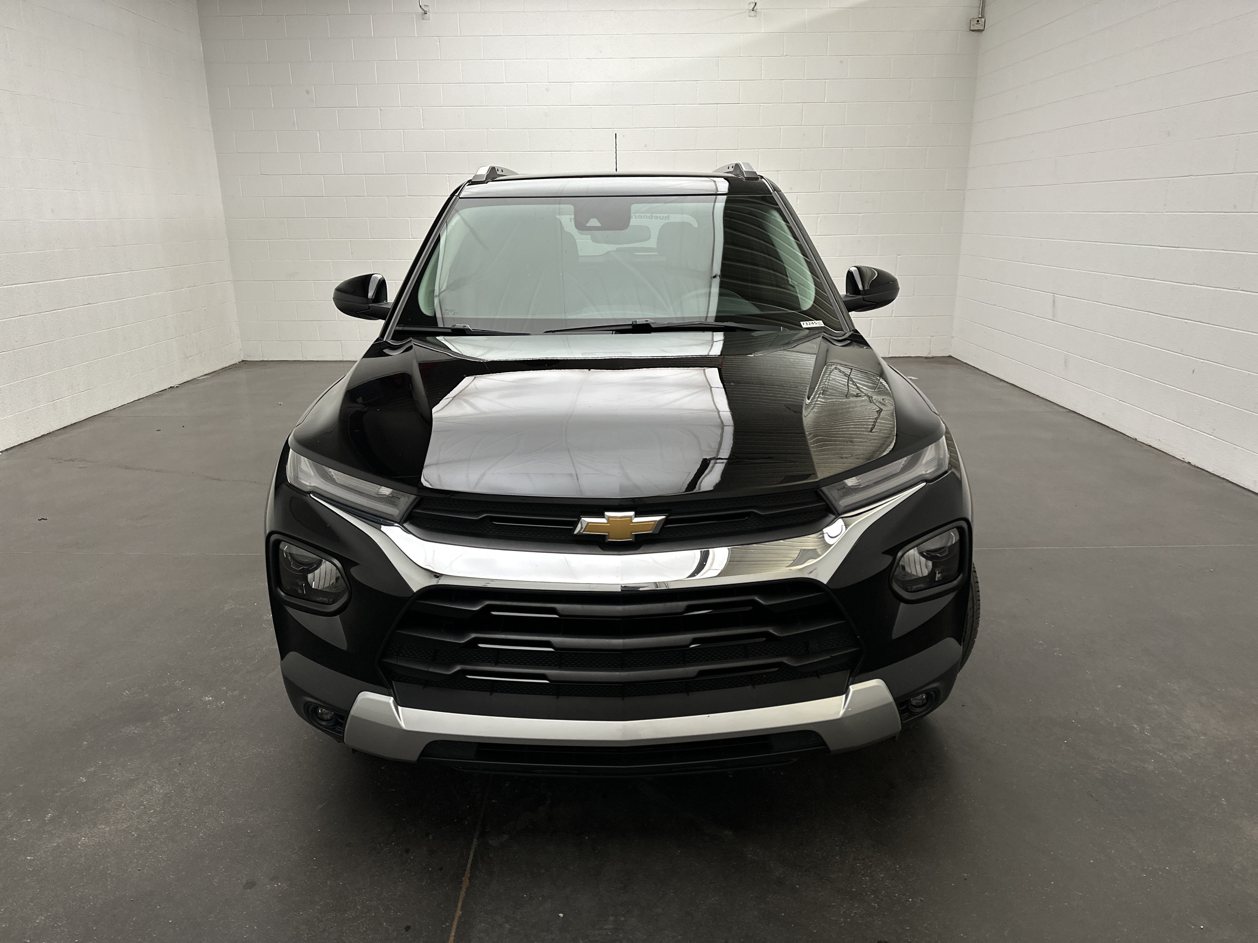 Used 2023 Chevrolet TrailBlazer LT AWD/4WD image 3