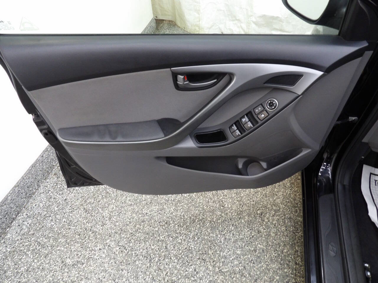 Used 2016 Hyundai Elantra SE w/ Option Group 02 FWD image 7