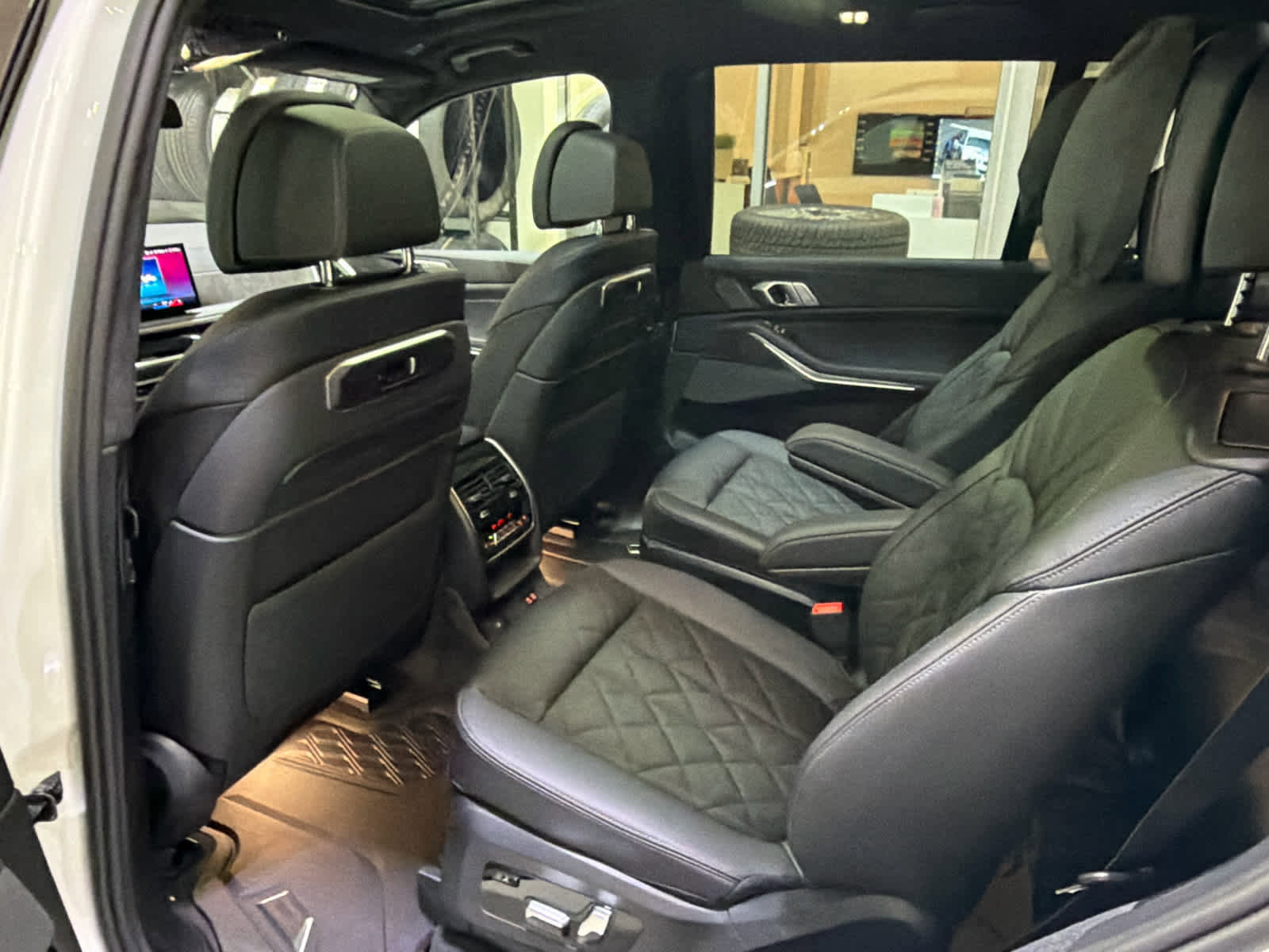 New 2026 BMW X7 xDrive40i w/ M Sport Package image 16