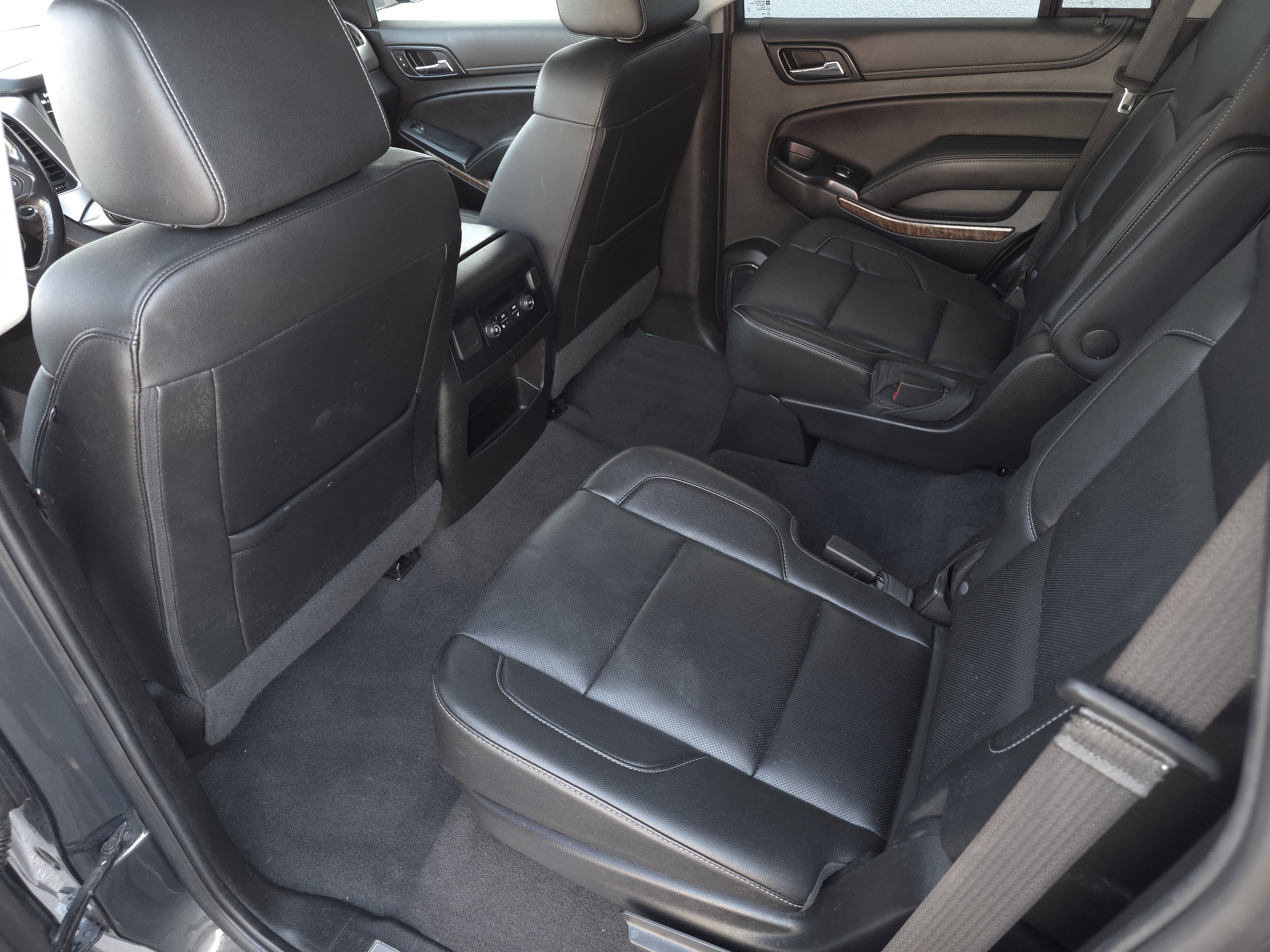 Used 2020 Chevrolet Tahoe Premier w/ RST 6.2L Performance Edition image 31