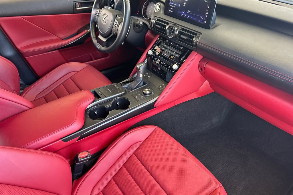 Used 2024 Lexus IS 500 RWD image 17