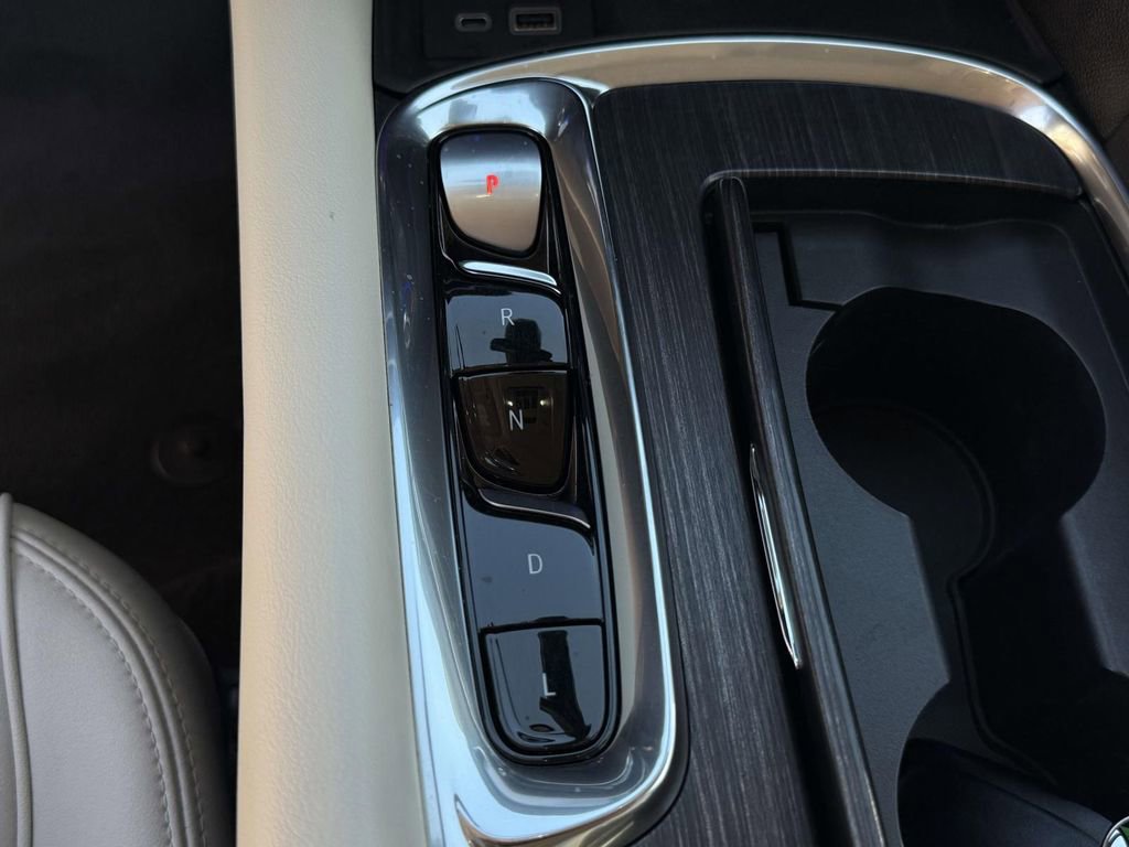 Used 2023 Buick Enclave Avenir w/ Avenir Technology Package image 11