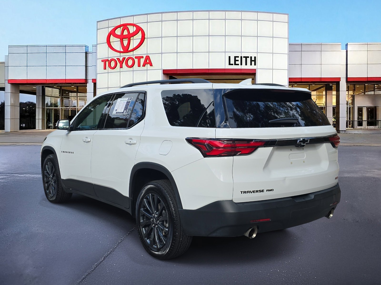 Used 2023 Chevrolet Traverse RS image 7