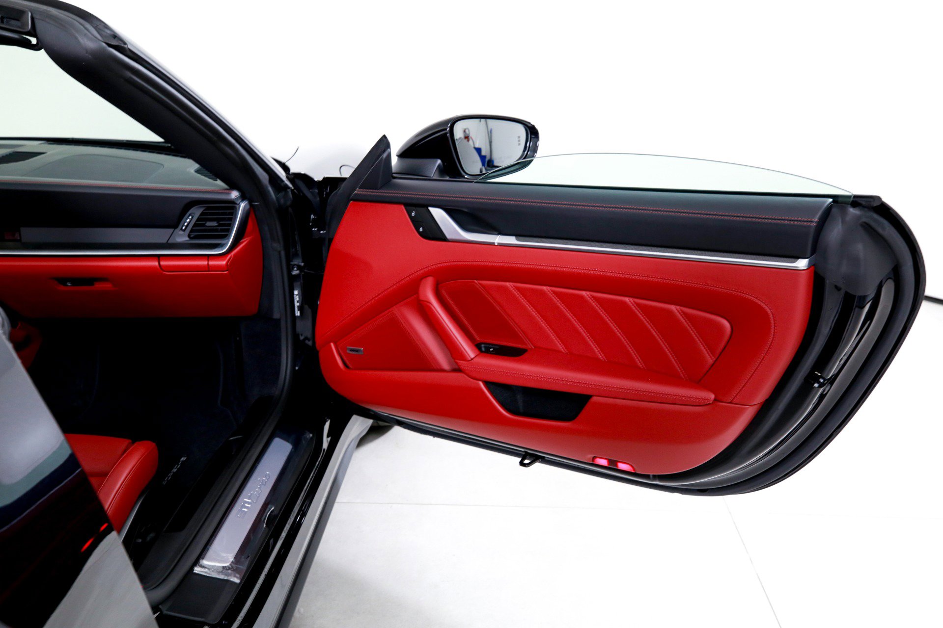 Used 2024 Porsche 911 Turbo image 19