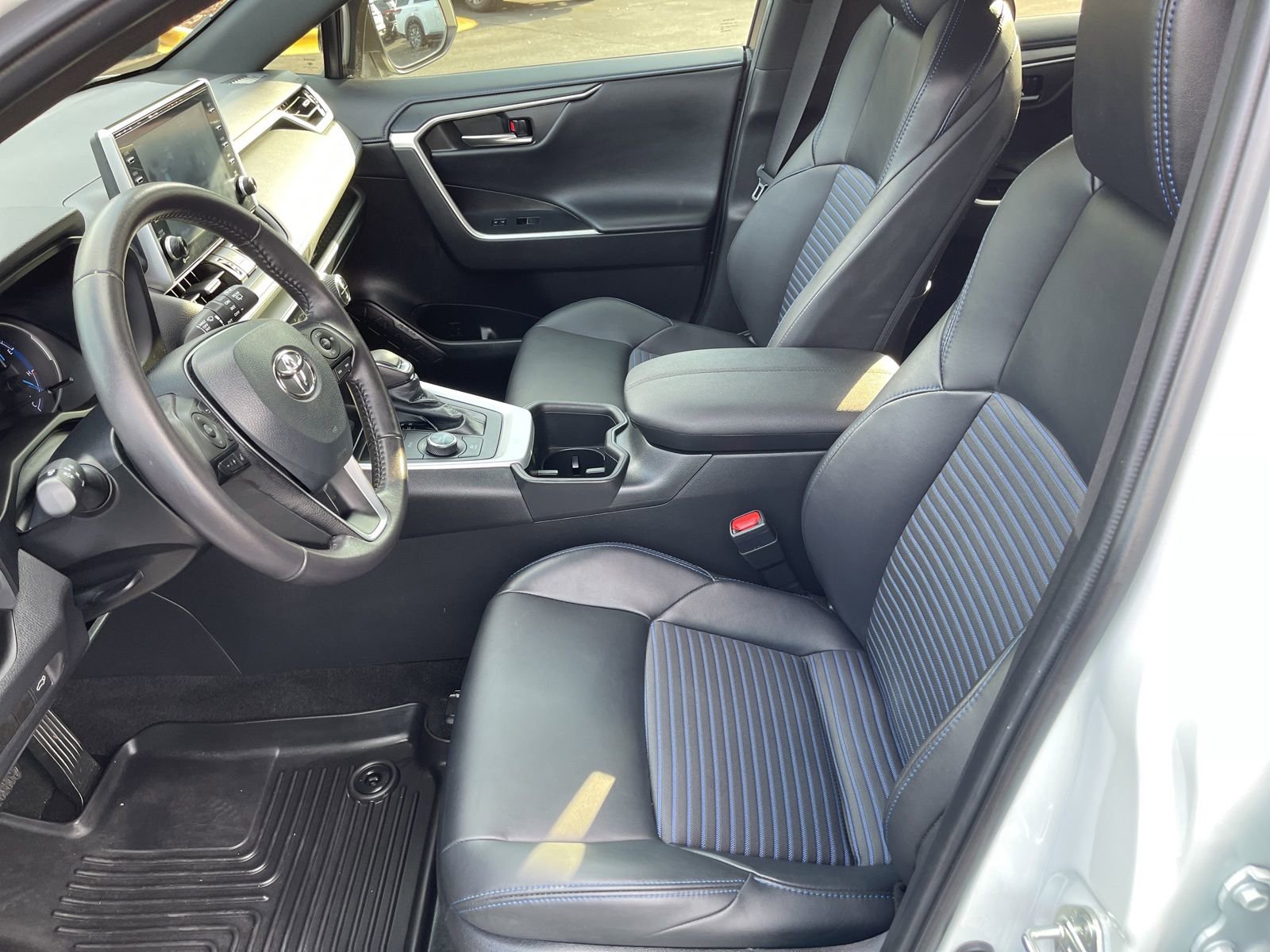 Used 2022 Toyota RAV4 XSE image 26
