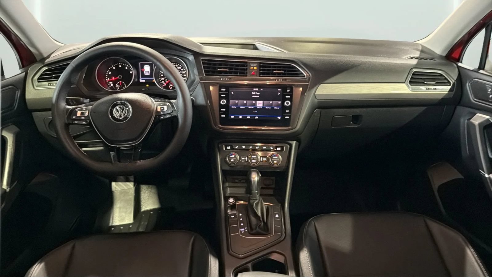Used 2018 Volkswagen Tiguan SEL FWD image 68