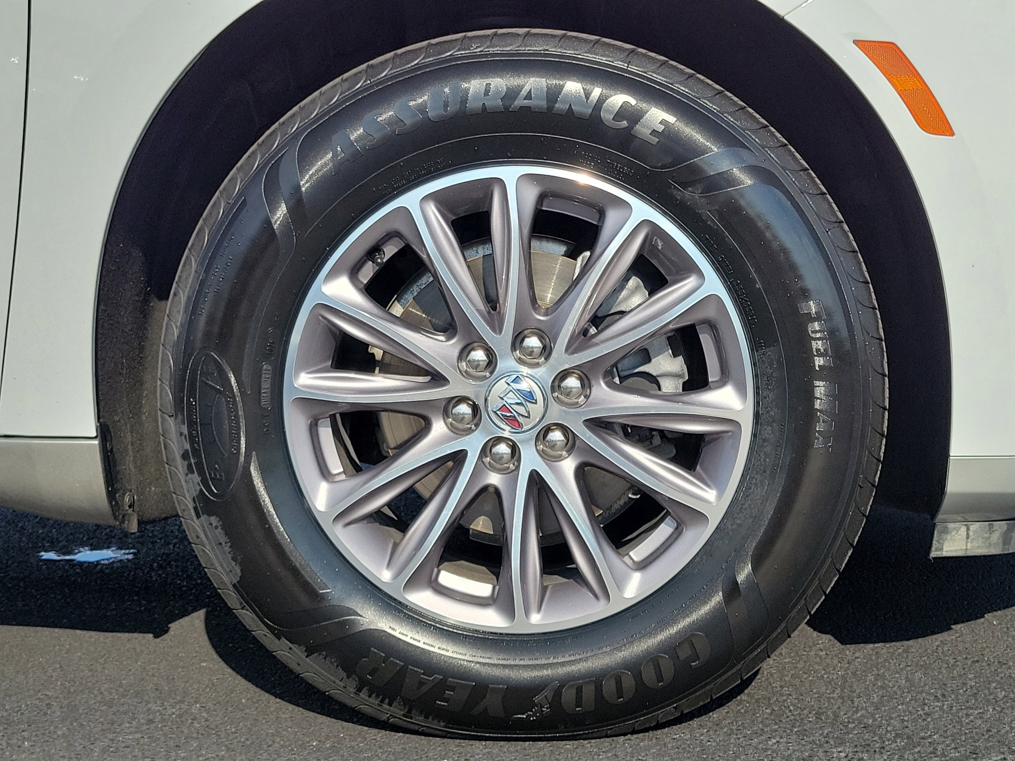 Used 2024 Buick Enclave Premium image 5