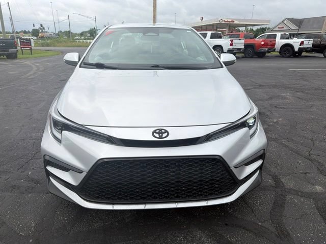 Used 2023 Toyota Corolla SE w/ Carpet Mat Package (TMS) FWD image 2