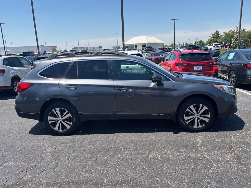 Used 2018 Subaru Outback 2.5i Limited AWD/4WD image 2