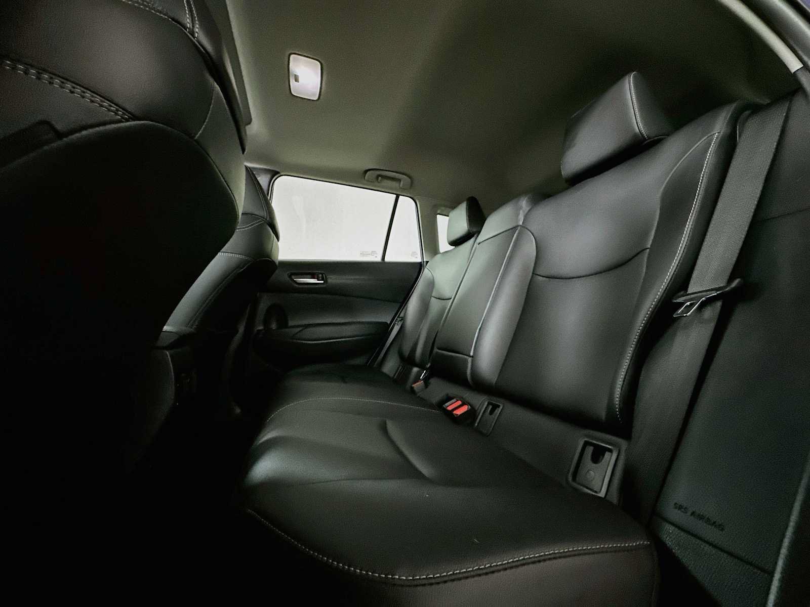 Used 2022 Toyota Corolla Cross XLE w/ Convenience Package FWD image 22