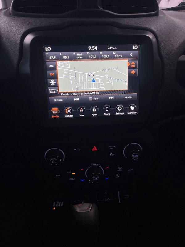 Used 2023 Jeep Renegade Altitude w/ Sun/Sound Group AWD/4WD image 36