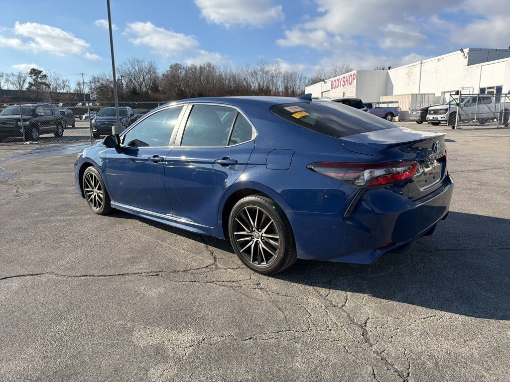 Used 2023 Toyota Camry SE image 8