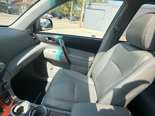 Used 2012 Toyota Highlander Limited w/ Tow Pkg AWD/4WD image 34