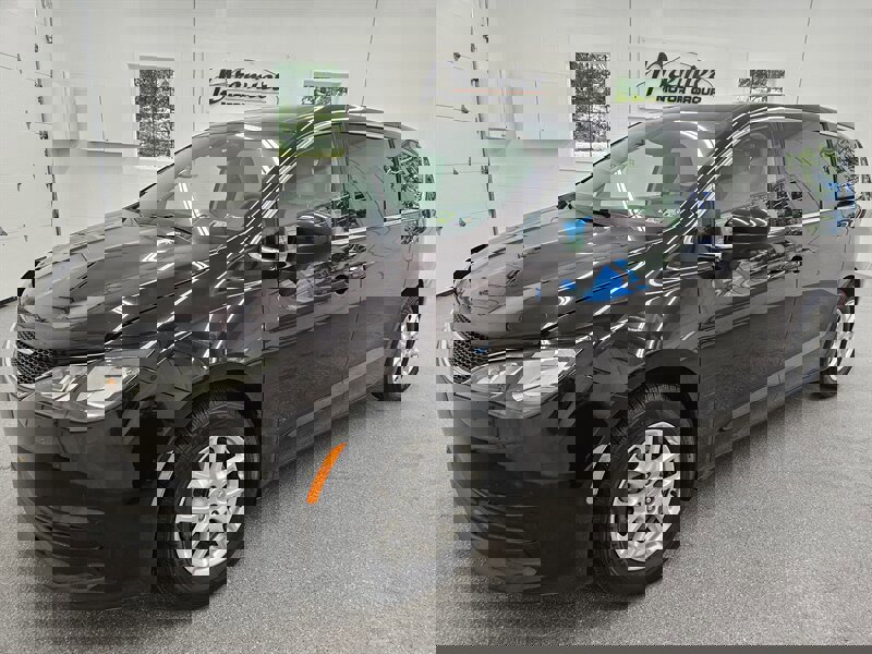 Used 2017 Chrysler Pacifica Touring