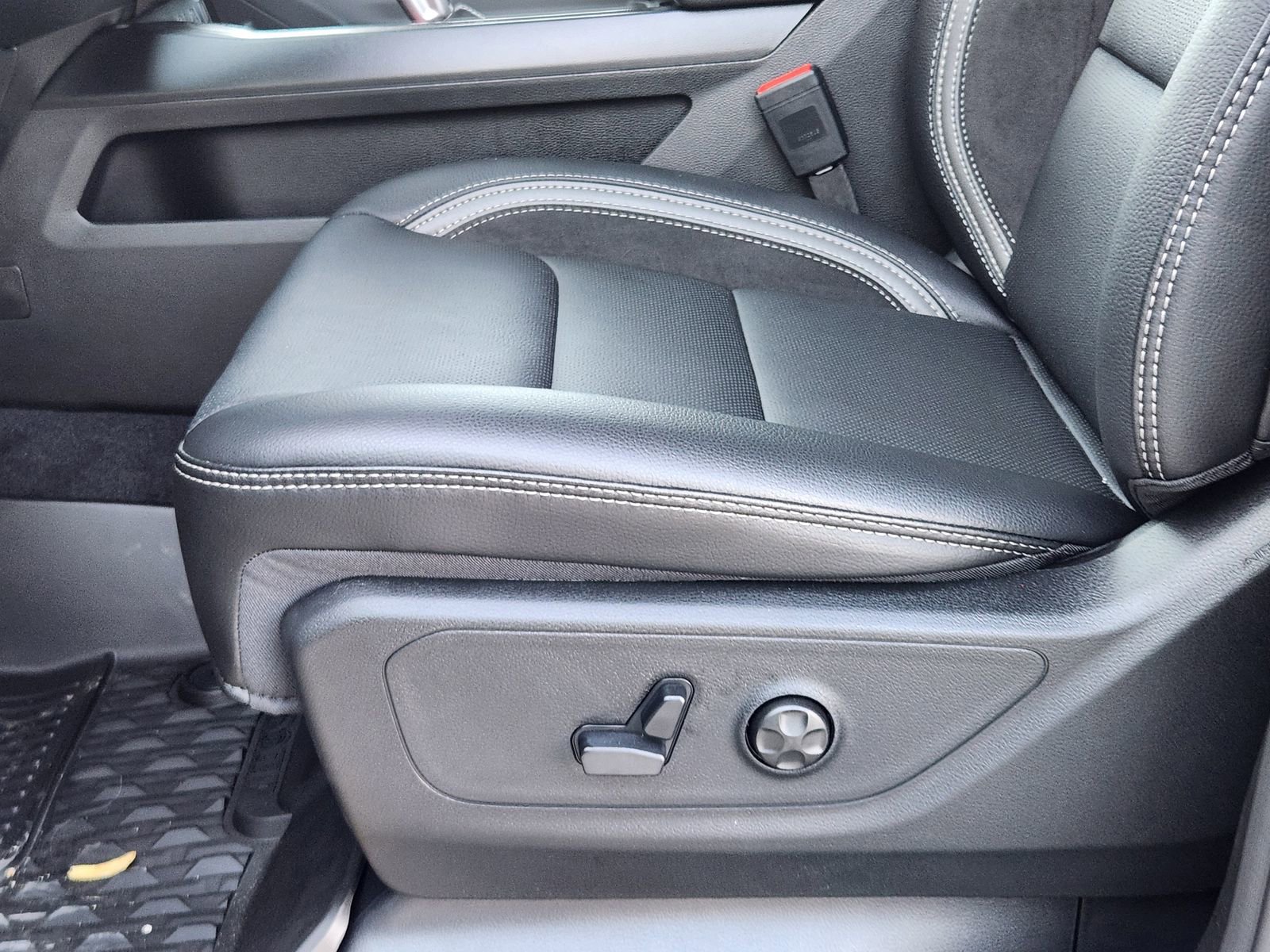 New 2026 RAM 1500 Rebel w/ G/T Package image 25