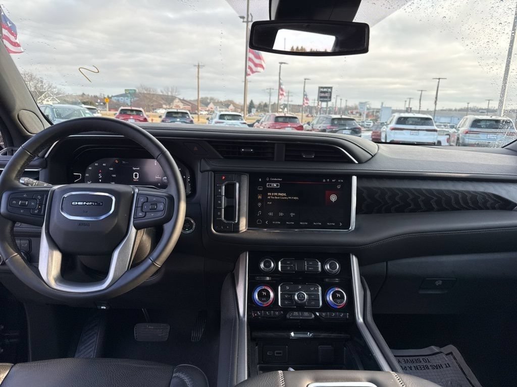 Used 2023 GMC Yukon XL Denali AWD/4WD image 42