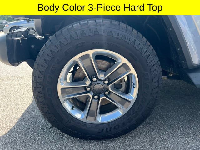 Used 2018 Jeep Wrangler Unlimited Sahara AWD/4WD image 9