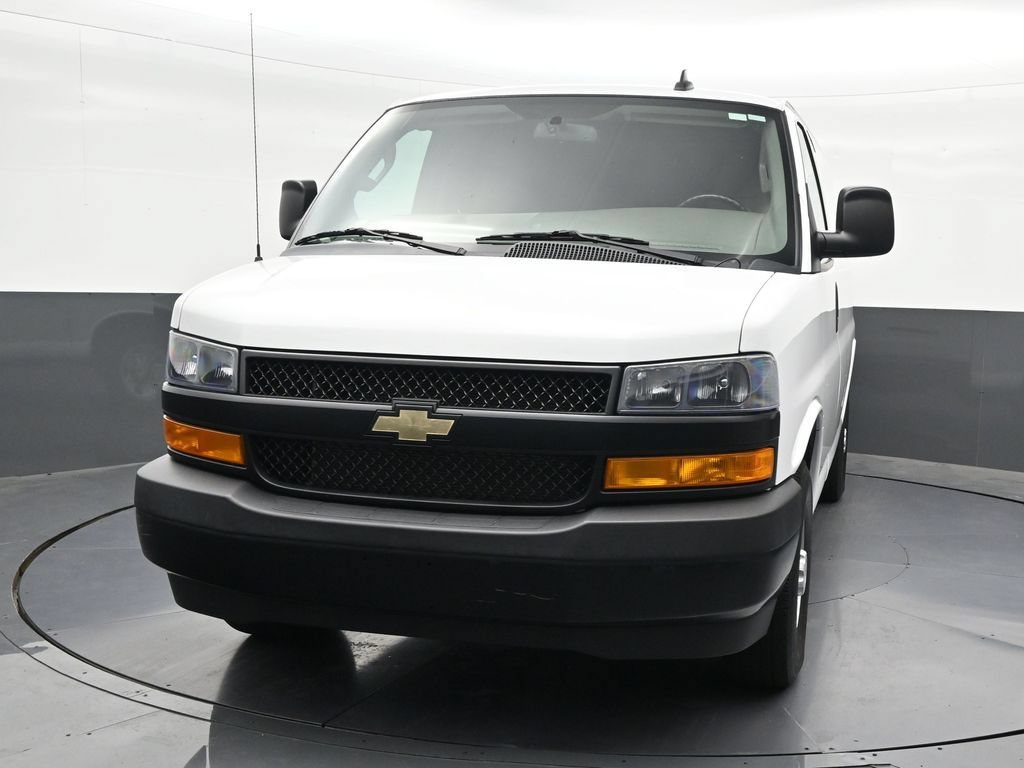 Used 2022 Chevrolet Express 2500 w/ Driver Convenience Package RWD image 9