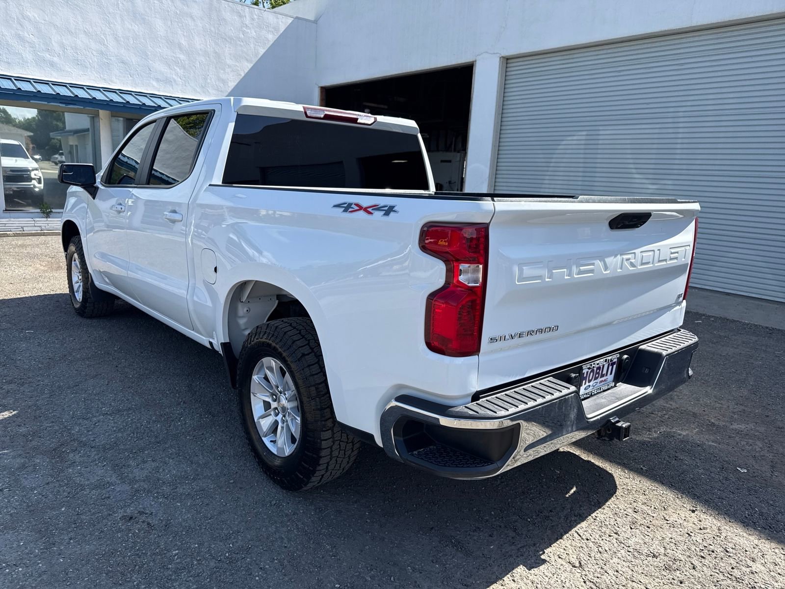 Used 2023 Chevrolet Silverado 1500 LT AWD/4WD image 3