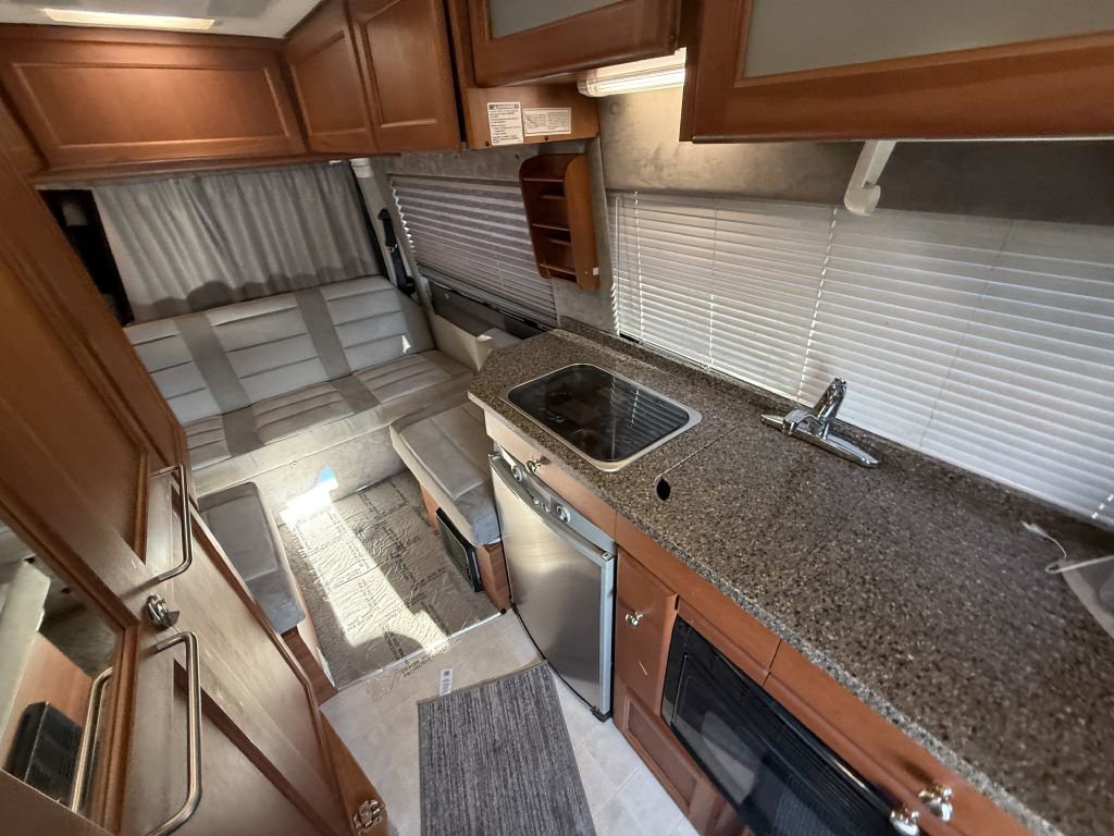 Used 2008 Dodge Sprinter 2500 w/ Trailer Tow Group image 68