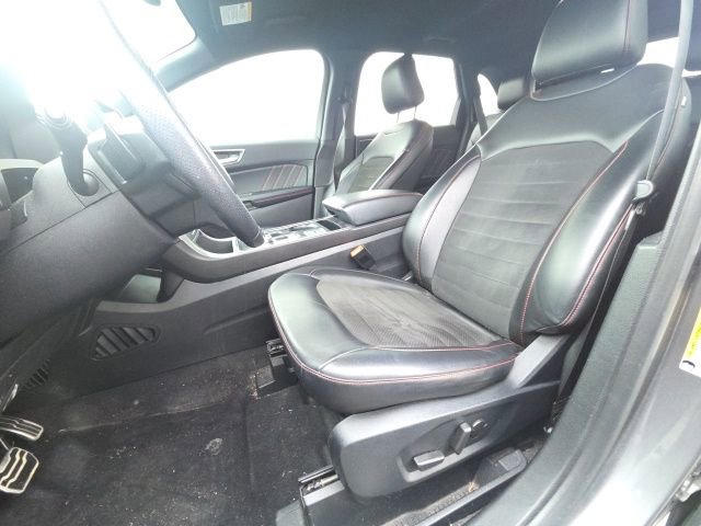 Used 2022 Ford Edge ST-Line w/ Class II Trailer Tow Package image 28
