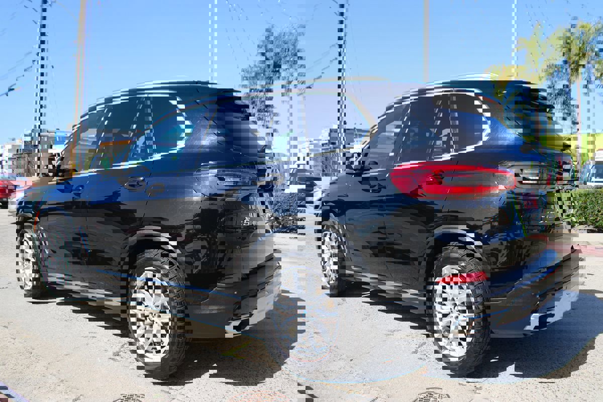 Used 2019 BMW X5 xDrive40i image 3