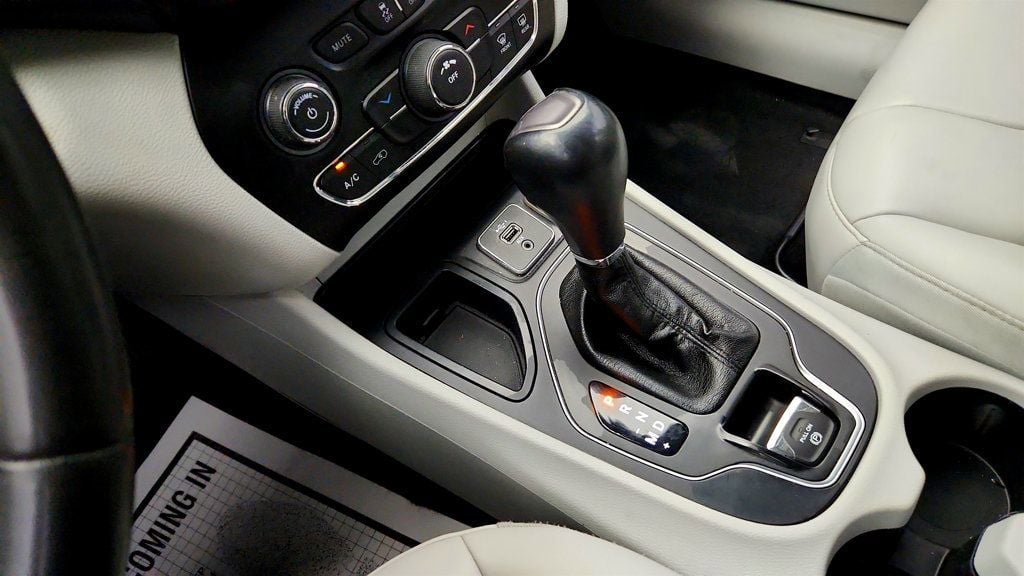 Used 2020 Jeep Cherokee Latitude Plus FWD image 16