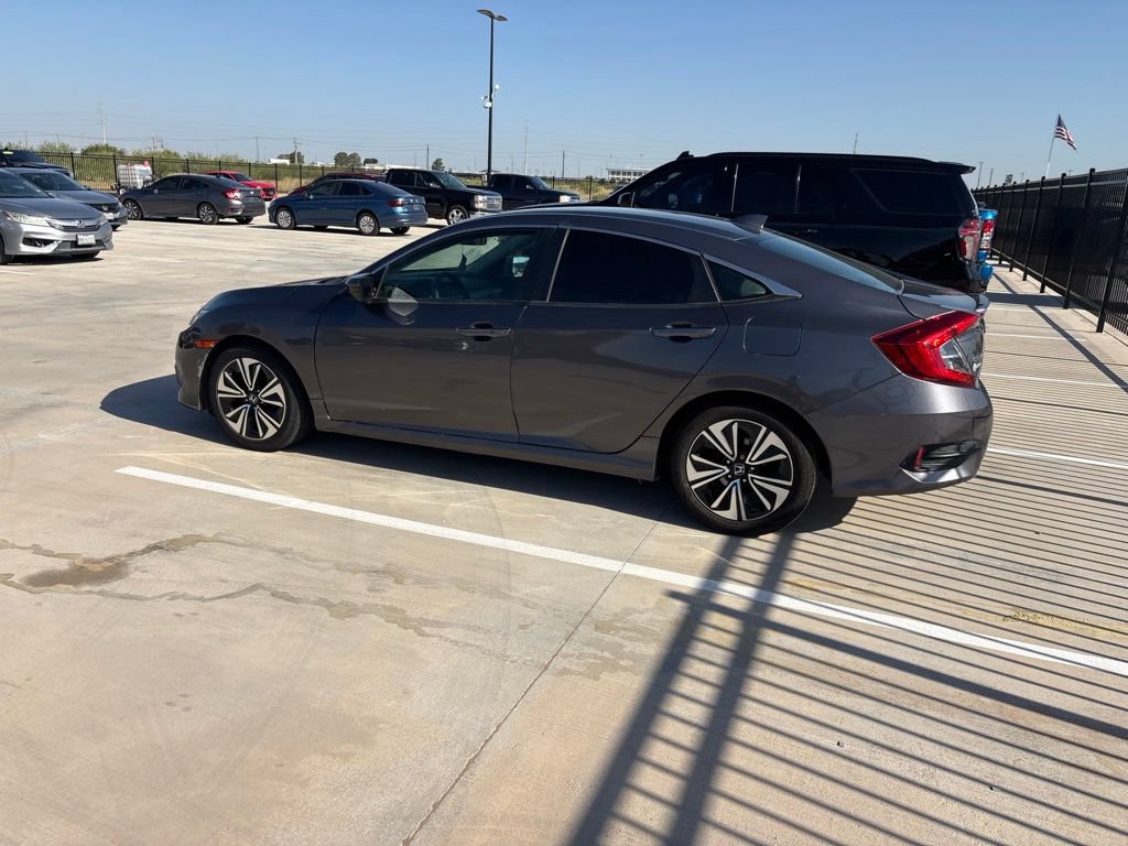 Used 2017 Honda Civic EX-T image 3