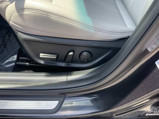 Used 2023 Genesis G70 2.0T AWD/4WD image 21