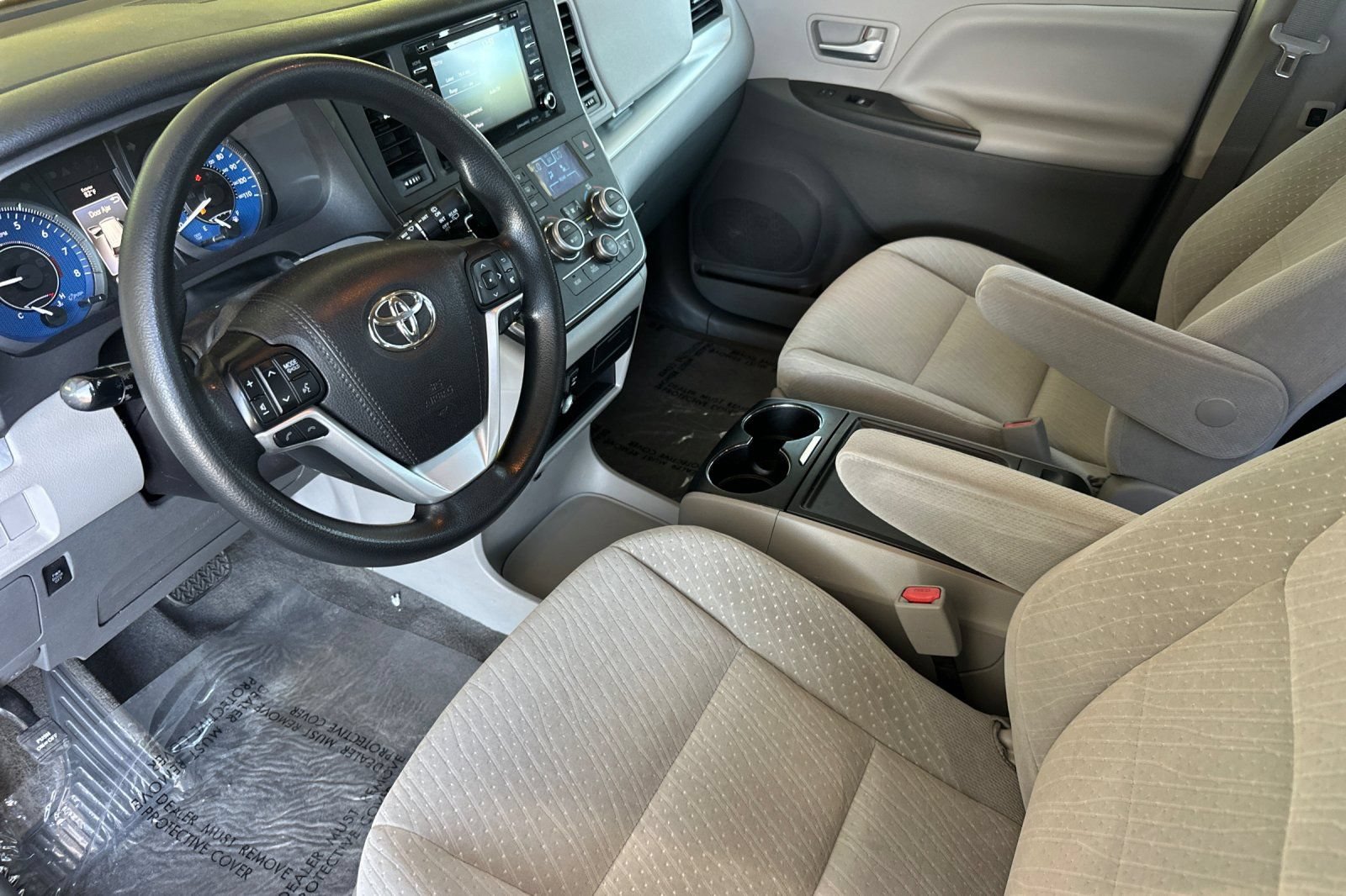 Certified 2018 Toyota Sienna LE w/ Carpet Mat Package FWD image 12