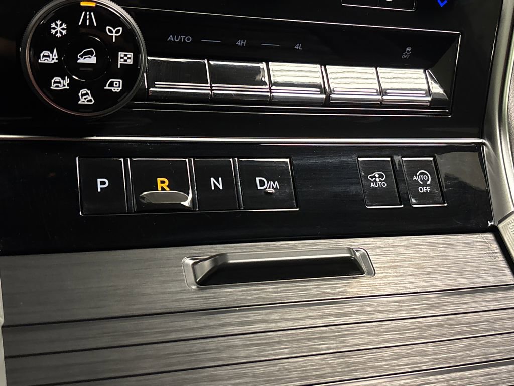 Used 2025 Nissan Armada Platinum Reserve AWD/4WD image 41