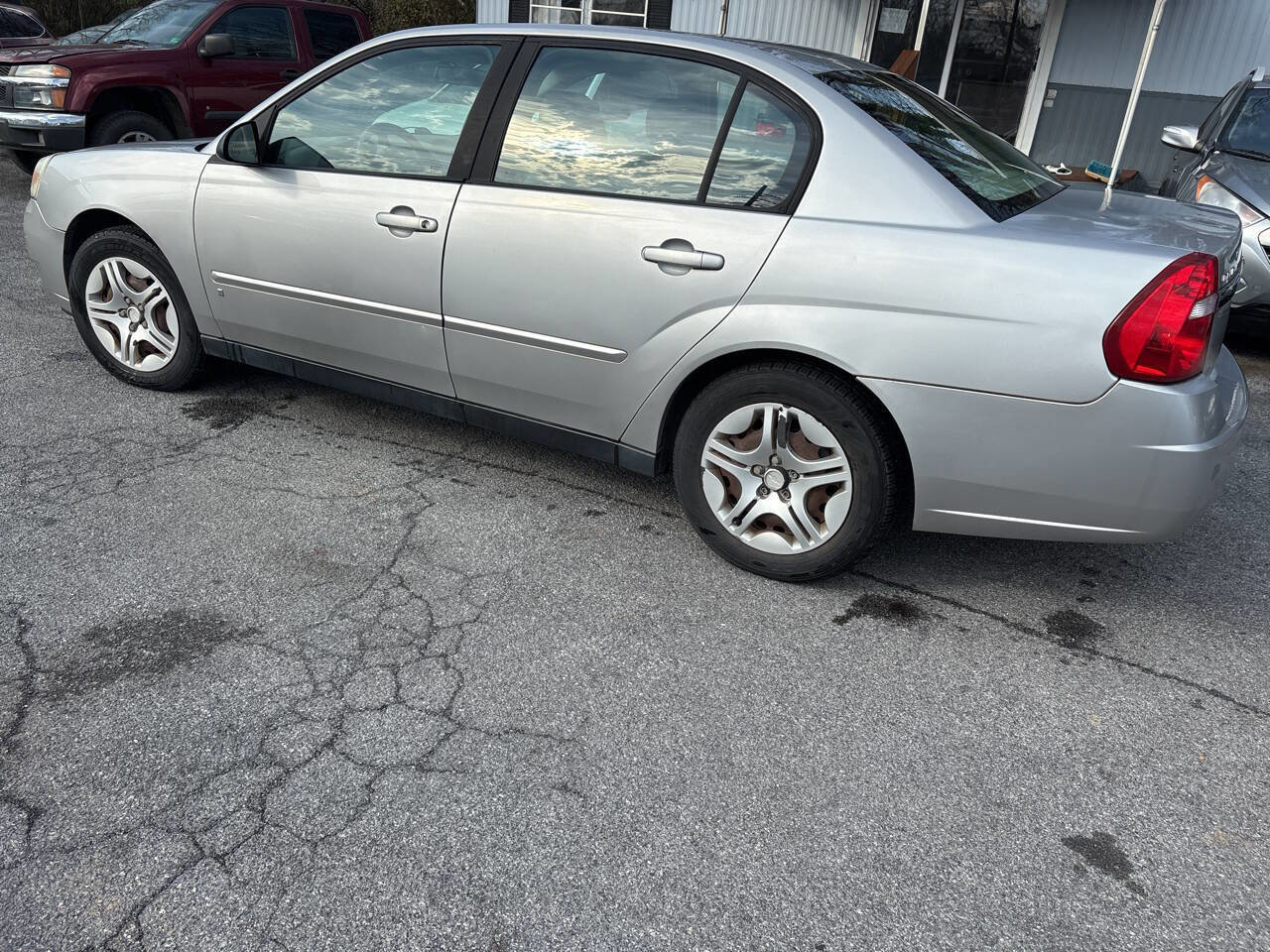 Used 2007 Chevrolet Malibu LS image 13