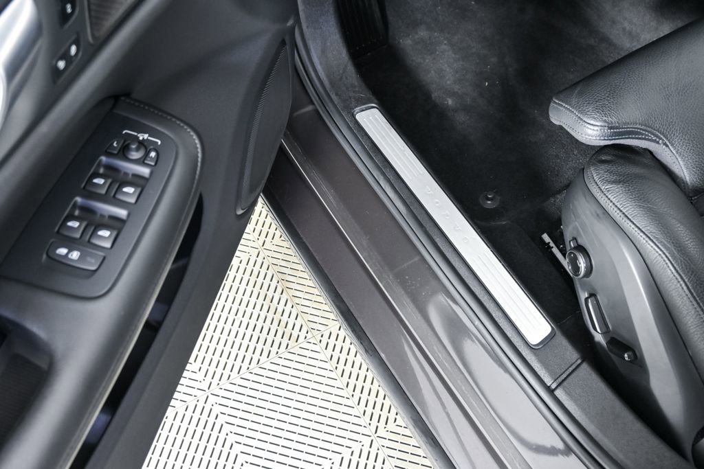 Certified 2025 Volvo S60 T8 Ultra image 10