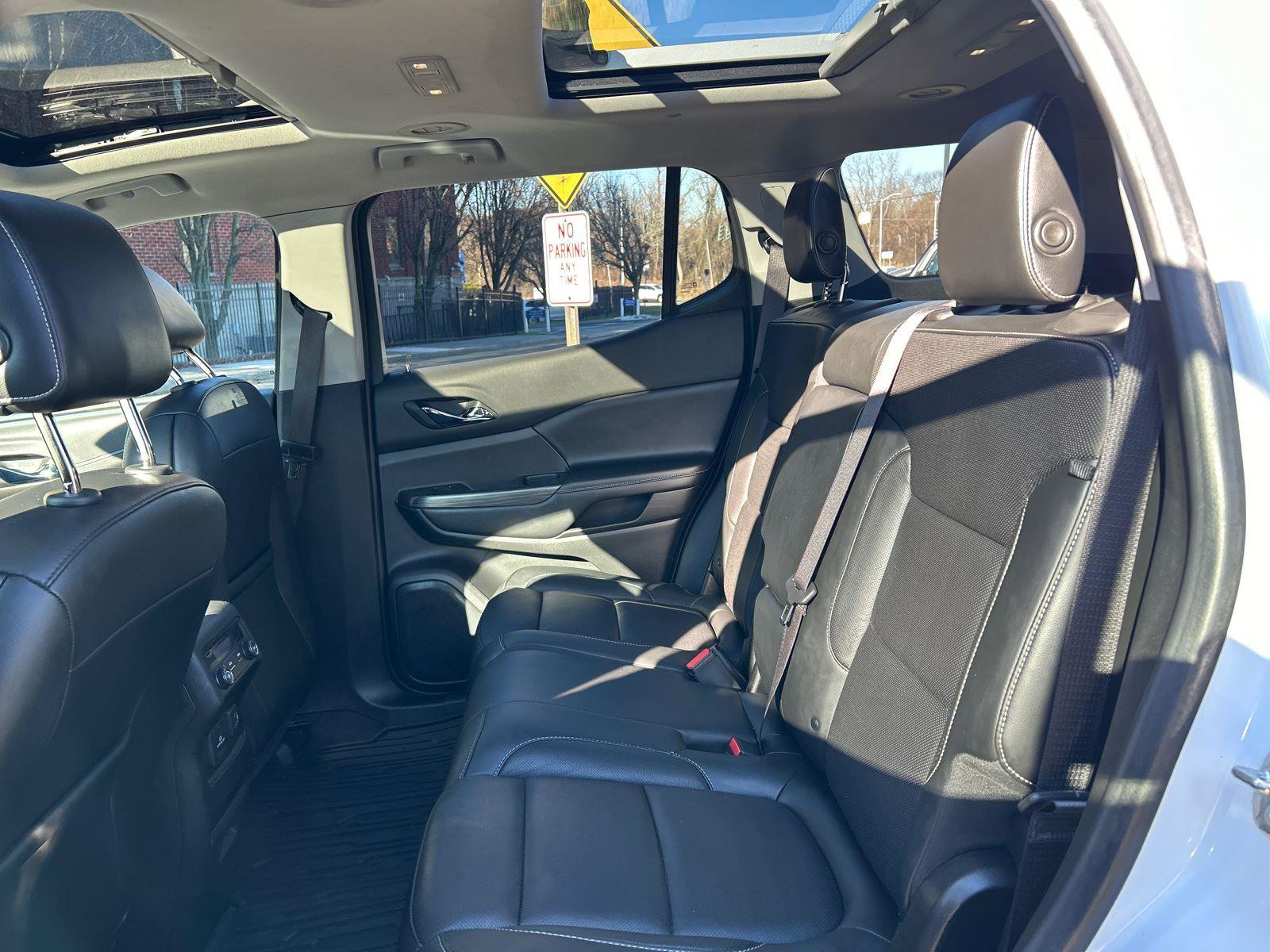 Used 2019 GMC Acadia SLT image 25