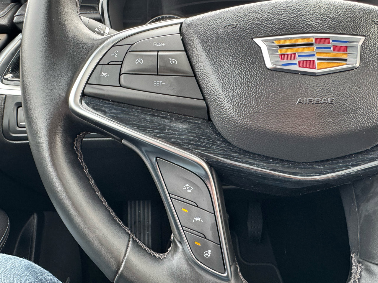 Used 2025 Cadillac XT5 Premium Luxury image 18