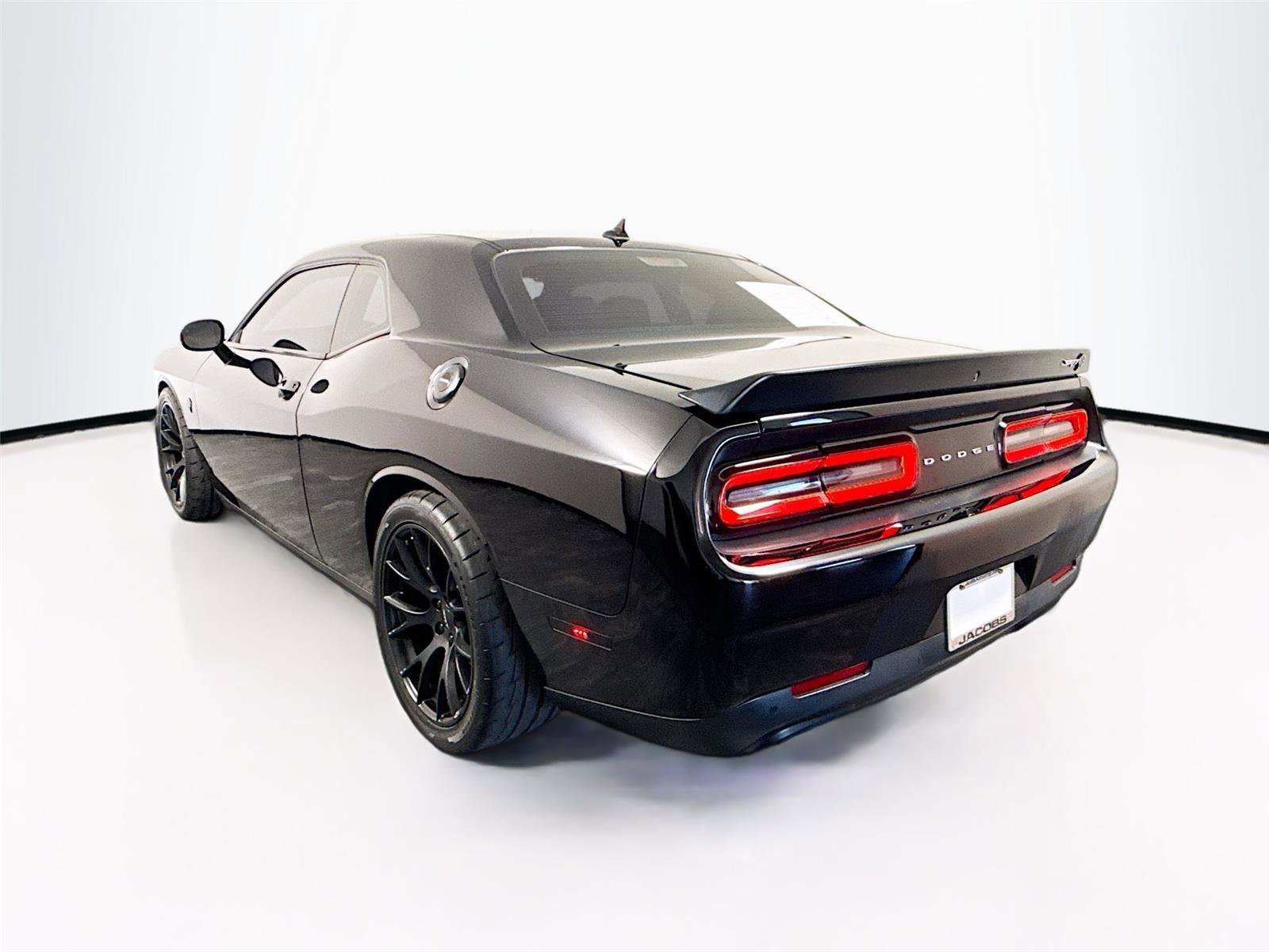 Used 2016 Dodge Challenger SRT Hellcat image 28