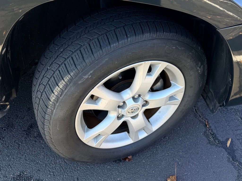 Used 2012 Toyota RAV4 FWD V6 image 36