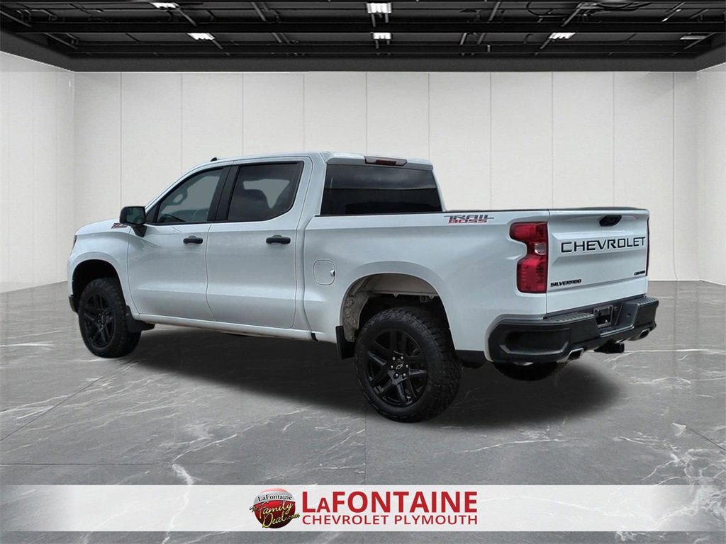 Used 2022 Chevrolet Silverado 1500 Custom Trail Boss w/ LPO, Dark Essentials Package image 6