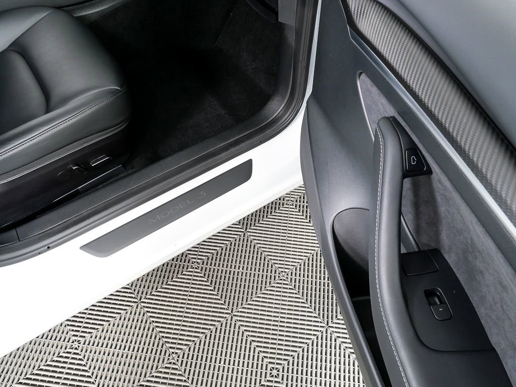 Used 2023 Tesla Model 3 Performance image 23